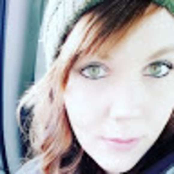 Meet your Posher, Christa - Picture 1 of 1